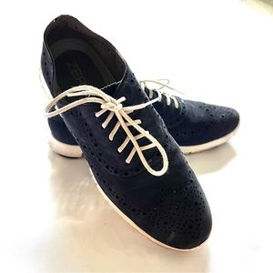Women’s Cole Haan Navy Blue Suede Zero Grand Wingtip Oxfords Size 8.5